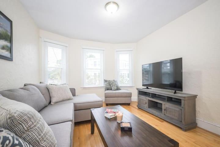 The Boston Rental - Multiple Floorplans Exterior foto
