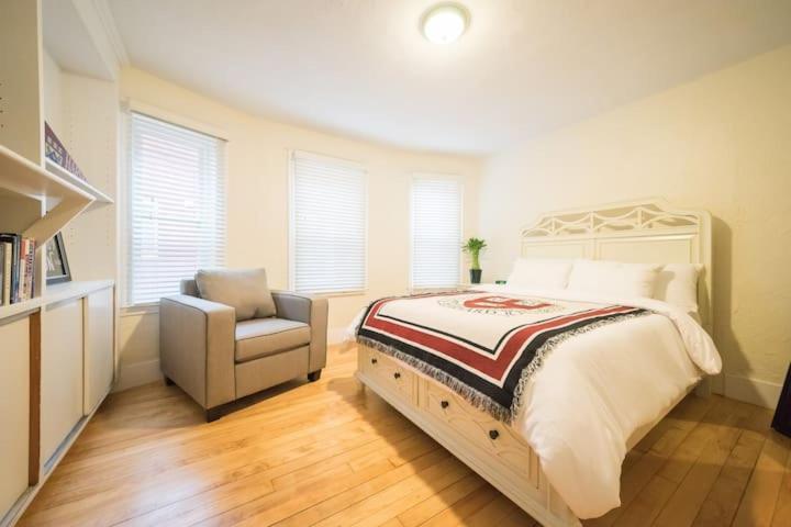 The Boston Rental - Multiple Floorplans Exterior foto